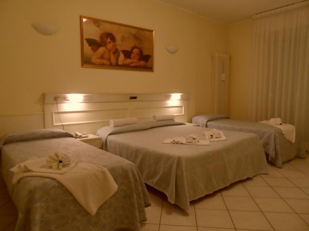 Hotel Arizona Riccione Habitación foto